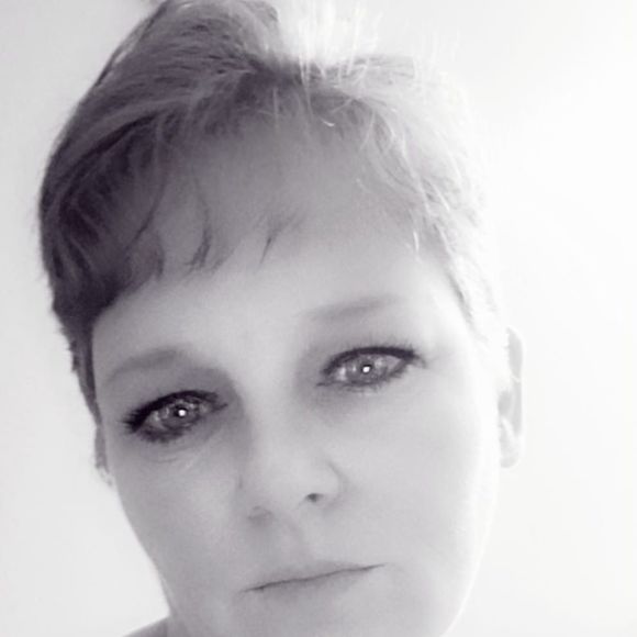 Meet your Posher, Anita - Picture 1 of 1